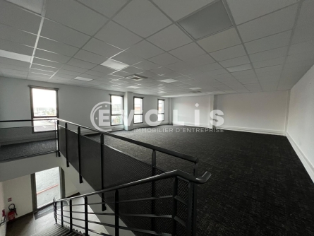 Photo 9 – location Entrepôts / activités	CHASSIEU (69680)