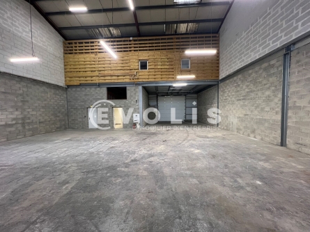 Photo 1 – location Entrepôts / activités	BRIE COMTE ROBERT (77170)