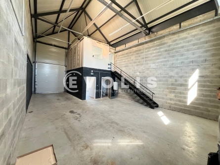 Photo 2 – location Entrepôts / activités	GENAS (69740)