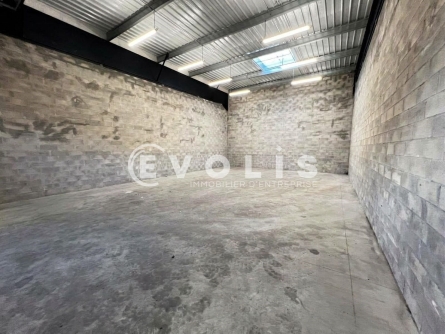 Photo 2 – location Entrepôts / activités	SAINT FARGEAU PONTHIERRY (77310)