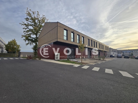 Photo 2 – vente Entrepôts / activités	MARCOUSSIS (91460)