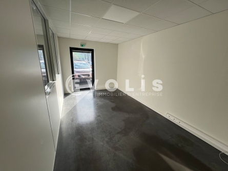 Photo 3 – location Entrepôts / activités	MARCILLY D'AZERGUES (69380)