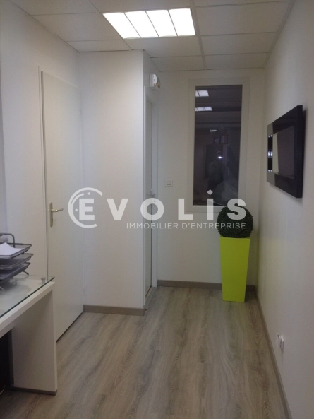 Photo 4 – location Entrepôts / activités	JONAGE (69330)