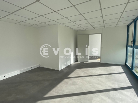 Photo 1 – location Entrepôts / activités	MERIGNAC (33700)