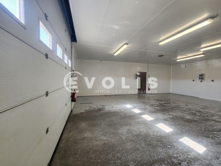 Photo 7 – location Entrepôts / activités	FRONTONAS (38290)