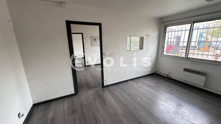 Photo 7 – location Entrepôts / activités	VAULX EN VELIN (69120)