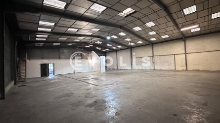 Photo 2 – location Entrepôts / activités	VAULX EN VELIN (69120)