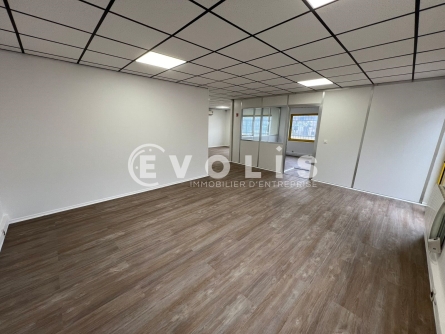 Photo 13 – location Entrepôts / activités	PUSIGNAN (69330)