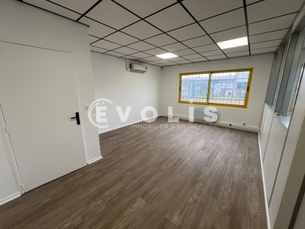 Photo 15 – location Entrepôts / activités	PUSIGNAN (69330)