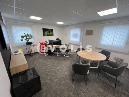 Photo 4 – vente Entrepôts / activités	GENAY (69730)