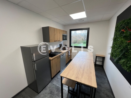 Photo 6 – vente Entrepôts / activités	GENAY (69730)