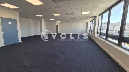 Photo 2 – vente bureaux	CHESSY (77700)