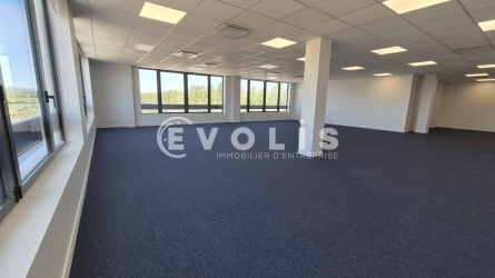 Photo 1 – vente bureaux	CHESSY (77700)