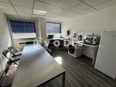 Photo 7 – location Entrepôts / activités	CHASSIEU (69680)