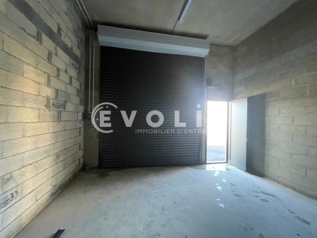 Photo 2 – location Entrepôts / activités	AMBARES ET LAGRAVE (33440)