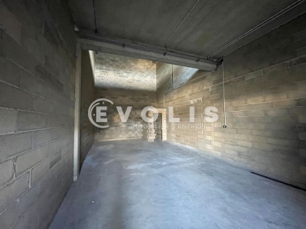 Photo 4 – location Entrepôts / activités	AMBARES ET LAGRAVE (33440)