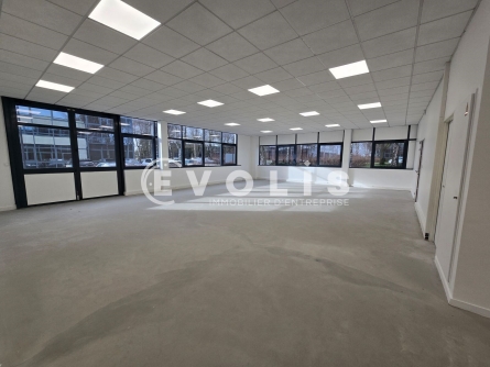 Photo 6 – location Entrepôts / activités	SACLAY (91400)