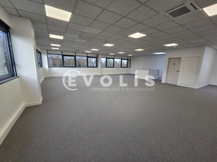 Photo 10 – location Entrepôts / activités	SACLAY (91400)