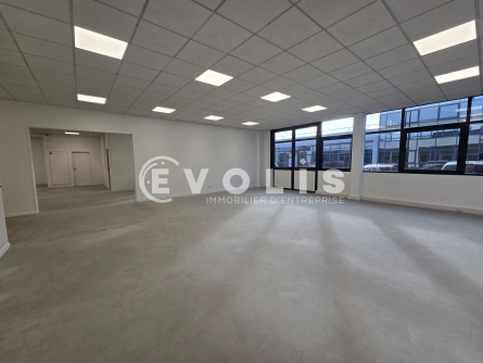 Photo 4 – location Entrepôts / activités	SACLAY (91400)