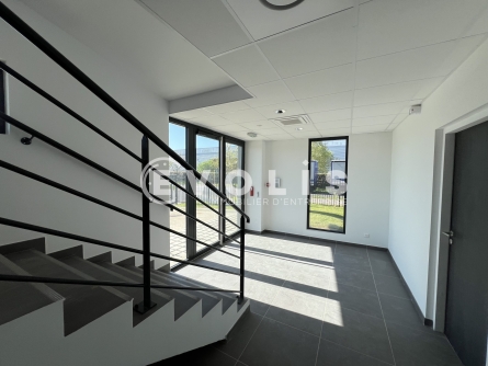 Photo 9 – location Entrepôts / activités	CHANTELOUP EN BRIE (77600)