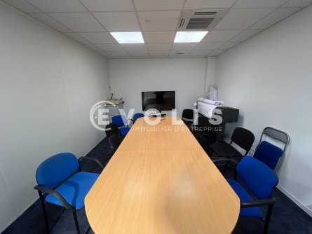 Photo 4 – vente bureaux	SAINT THIBAULT DES VIGNES (77400)