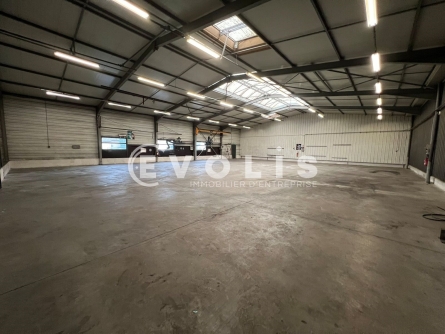 Photo 4 – location Entrepôts / activités	REYRIEUX (01600)