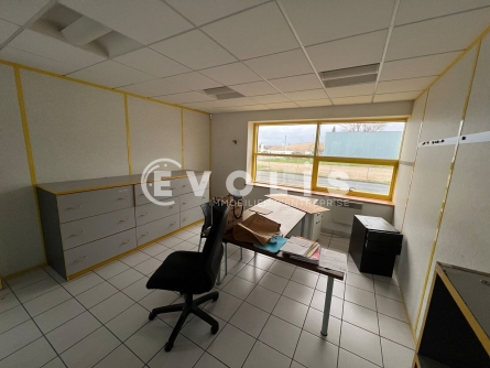 Photo 8 – location Entrepôts / activités	REYRIEUX (01600)