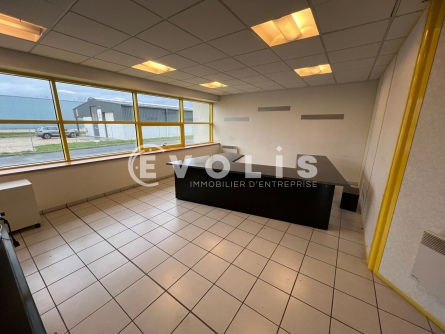 Photo 9 – location Entrepôts / activités	REYRIEUX (01600)