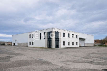 Photo 1 – vente Entrepôts / activités	CHASSIEU (69680)