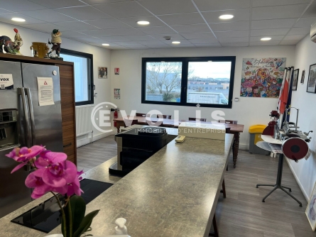 Photo 8 – vente Entrepôts / activités	CHASSIEU (69680)