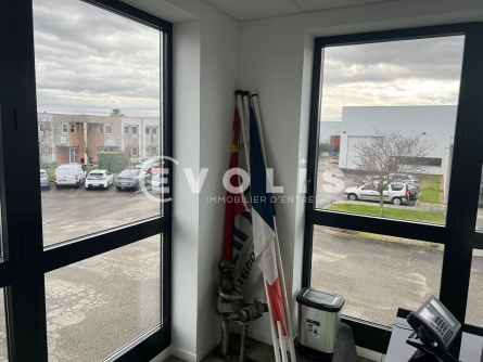 Photo 11 – vente Entrepôts / activités	CHASSIEU (69680)
