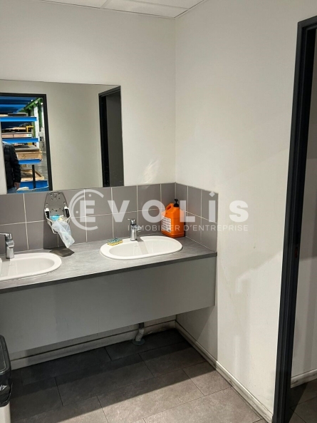 Photo 15 – vente Entrepôts / activités	CHASSIEU (69680)