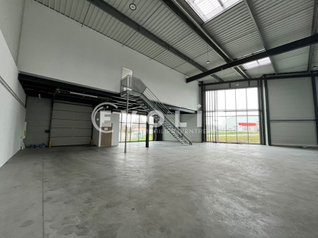 Photo 2 – location Entrepôts / activités	TRESSES (33370)