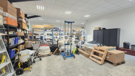 Photo 2 – vente Entrepôts / activités	SERRIS (77700)