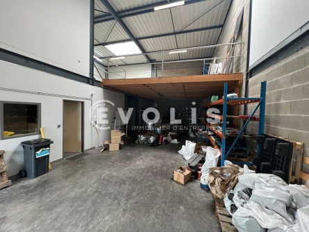 Photo 2 – location Entrepôts / activités	SAINT PRIEST (69800)