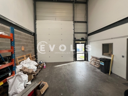 Photo 3 – location Entrepôts / activités	SAINT PRIEST (69800)