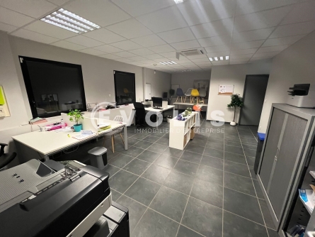 Photo 6 – location Entrepôts / activités	SAINT PRIEST (69800)