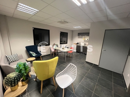 Photo 7 – location Entrepôts / activités	SAINT PRIEST (69800)