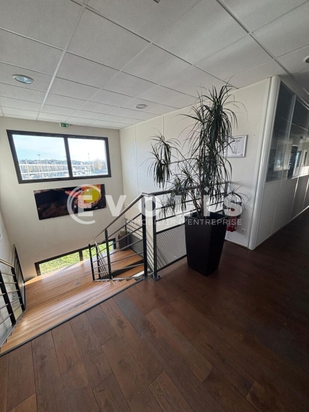 Photo 10 – location Entrepôts / activités	CHAPONOST (69630)