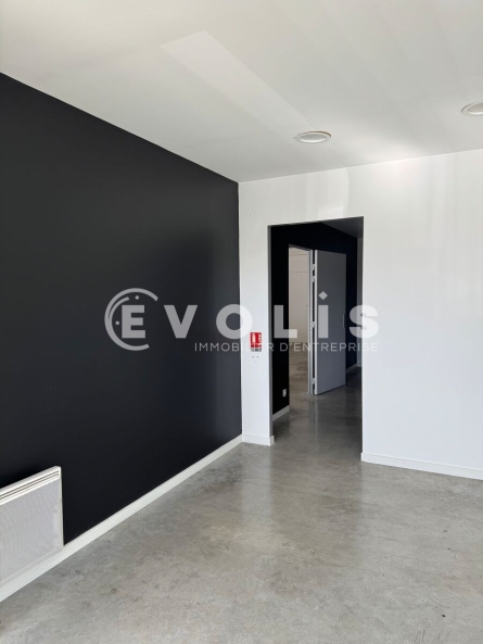Photo 3 – location Entrepôts / activités	LE HAILLAN (33185)