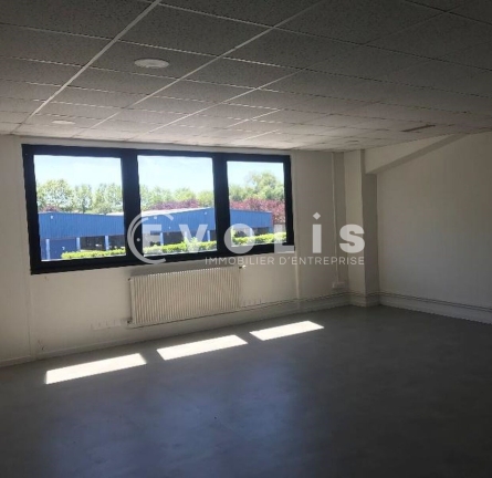 Photo 3 – location Entrepôts / activités	SAINT SOUPPLETS (77165)