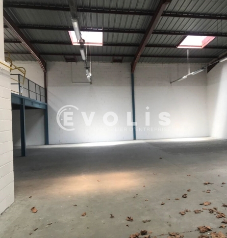 Photo 1 – location Entrepôts / activités	SAINT SOUPPLETS (77165)