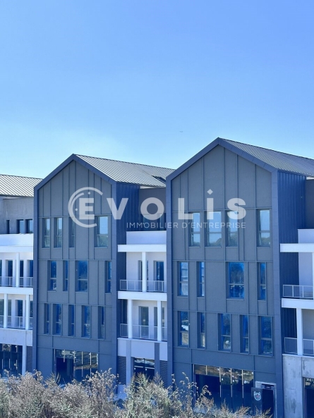 Photo 13 – location Locaux commerciaux	SERRIS (77700)