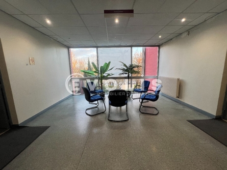 Photo 1 – location Entrepôts / activités	CROISSY BEAUBOURG (77183)