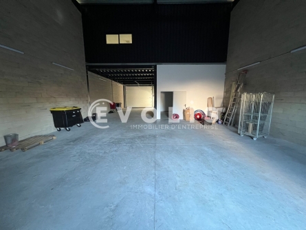 Photo 2 – location Entrepôts / activités	PONTAULT COMBAULT (77340)