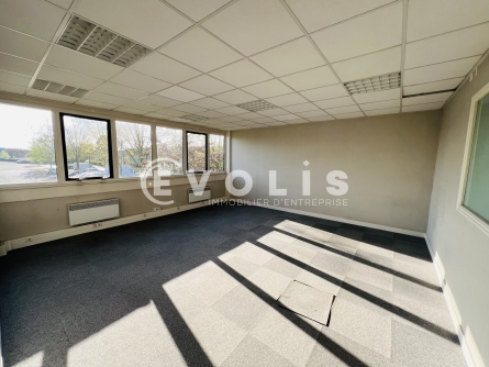 Photo 14 – location bureaux	SAINT THIBAULT DES VIGNES (77400)