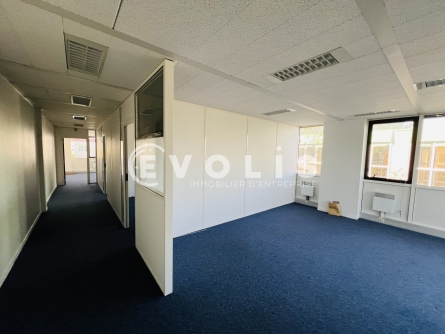Photo 13 – location bureaux	SAINT THIBAULT DES VIGNES (77400)