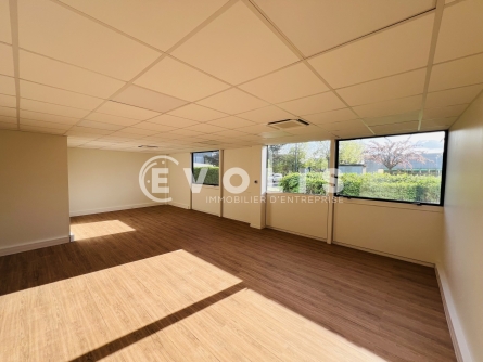 Photo 13 – location Entrepôts / activités	SAINT THIBAULT DES VIGNES (77400)