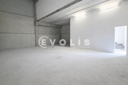 Photo 2 – vente Entrepôts / activités	SERRIS (77700)