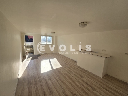 Photo 8 – location Entrepôts / activités	ANGERVILLE (91670)